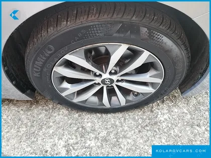 HYUNDAI GRANDEUR HG240 LUXURY