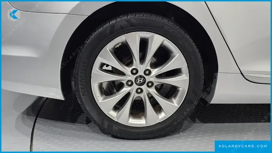HYUNDAI GRANDEUR HG240 LUXURY
