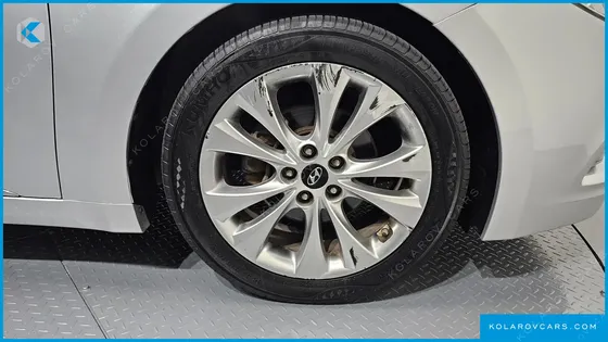 HYUNDAI GRANDEUR HG240 LUXURY