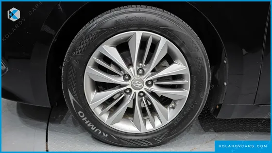HYUNDAI GRANDEUR HG240 MODERN