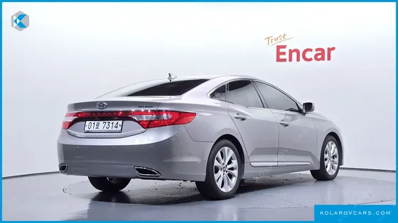 HYUNDAI GRANDEUR HG240 LUXURY