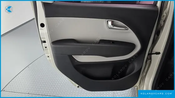 KIA RAY WHEELCHAIR LIFT/SLOPE
