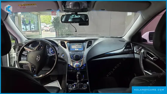 HYUNDAI GRANDEUR HG240 LUXURY