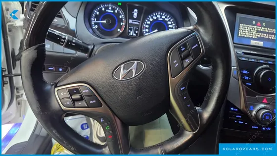 HYUNDAI GRANDEUR HG240 LUXURY