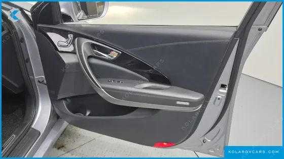 HYUNDAI GRANDEUR HG240 MODERN