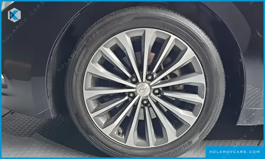 HYUNDAI GRANDEUR HG240 MODERN