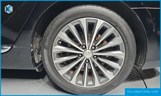 HYUNDAI GRANDEUR HG240 MODERN