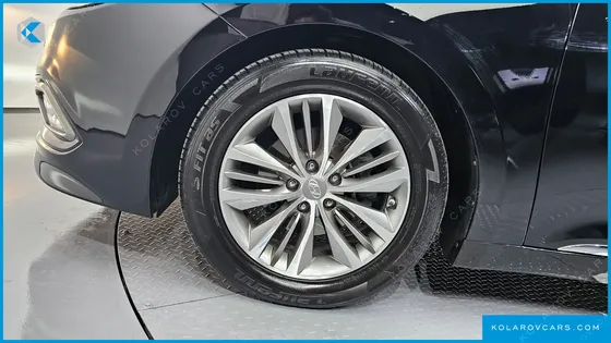 HYUNDAI GRANDEUR HG240 MODERN