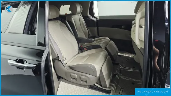 KIA CARNIVAL GASOLINE 7-SEATER GRAVITY