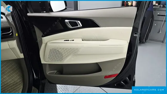 KIA CARNIVAL GASOLINE 7-SEATER GRAVITY