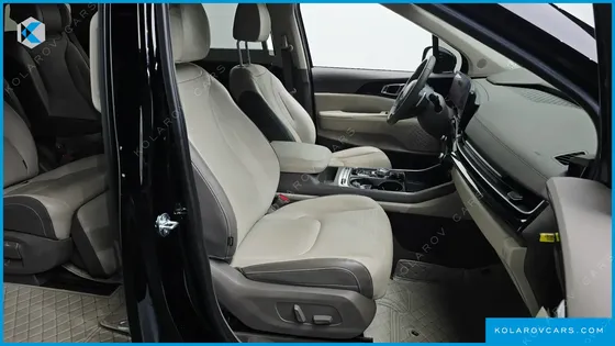 KIA CARNIVAL GASOLINE 7-SEATER GRAVITY