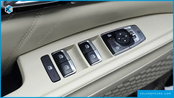 KIA CARNIVAL GASOLINE 7-SEATER GRAVITY