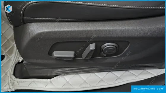 KIA CARNIVAL GASOLINE 7-SEATER GRAVITY