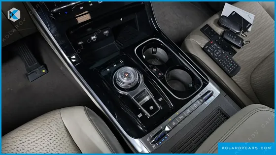 KIA CARNIVAL DIESEL 9-SEATER HI-LIMOUSINE