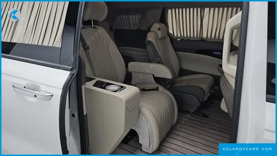 KIA CARNIVAL DIESEL 9-SEATER HI-LIMOUSINE