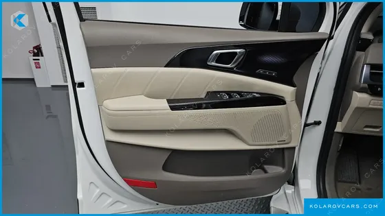 KIA CARNIVAL DIESEL 9-SEATER HI-LIMOUSINE
