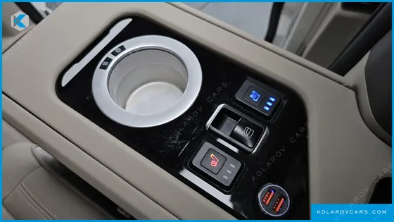 KIA CARNIVAL DIESEL 9-SEATER HI-LIMOUSINE
