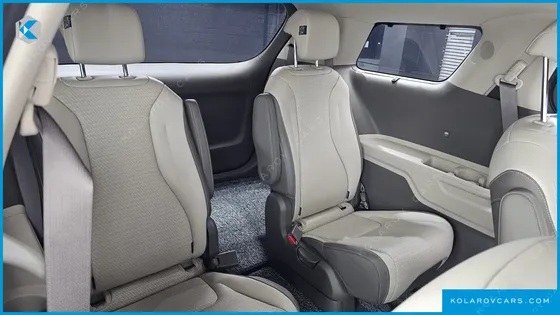 KIA CARNIVAL DIESEL 9-SEATER SIGNATURE