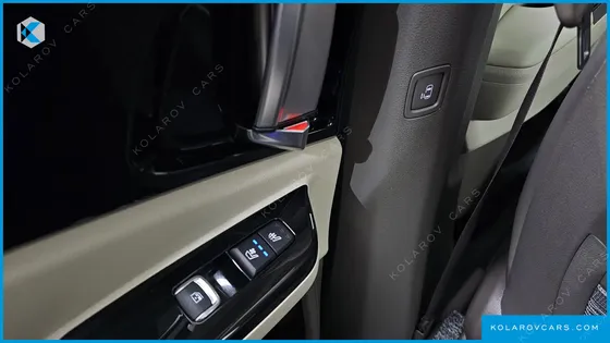 KIA CARNIVAL DIESEL 9-SEATER SIGNATURE