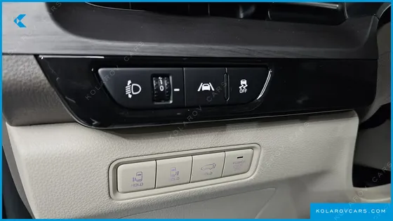 KIA CARNIVAL DIESEL 9-SEATER SIGNATURE