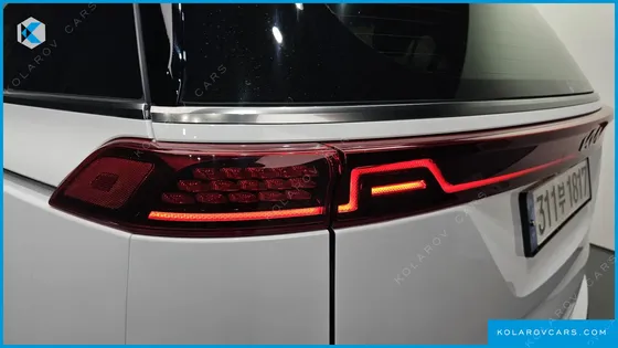 KIA CARNIVAL DIESEL 9-SEATER SIGNATURE