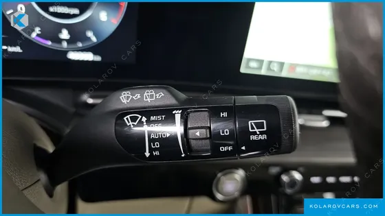 KIA CARNIVAL DIESEL 9-SEATER SIGNATURE