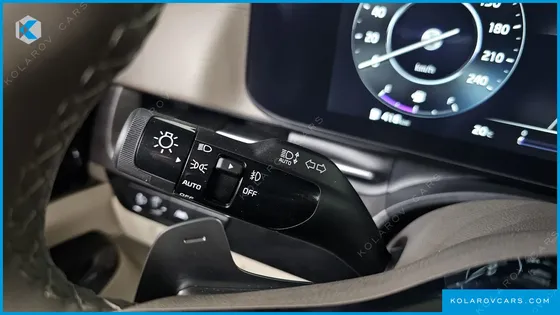KIA CARNIVAL DIESEL 9-SEATER SIGNATURE