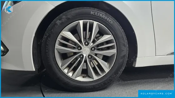 HYUNDAI GRANDEUR HG240 MODERN