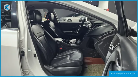 HYUNDAI GRANDEUR HG240 MODERN