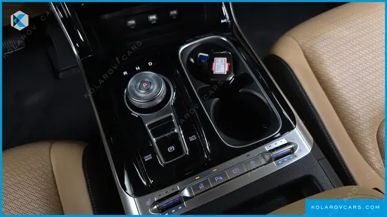 KIA CARNIVAL DIESEL 9-SEATER SIGNATURE