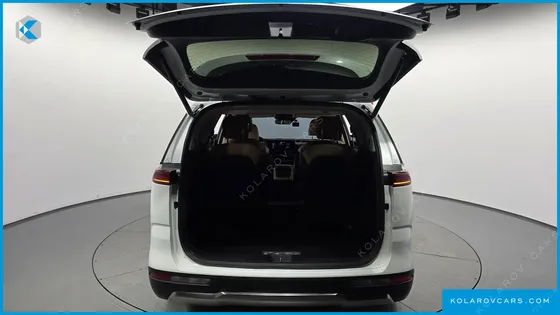 KIA CARNIVAL DIESEL 9-SEATER SIGNATURE