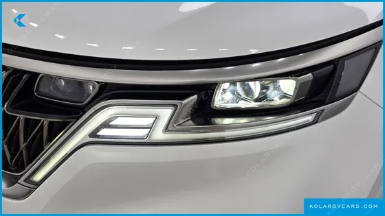 KIA CARNIVAL DIESEL 9-SEATER SIGNATURE