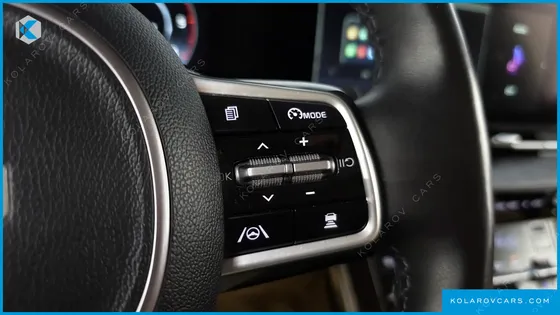 KIA CARNIVAL DIESEL 9-SEATER SIGNATURE