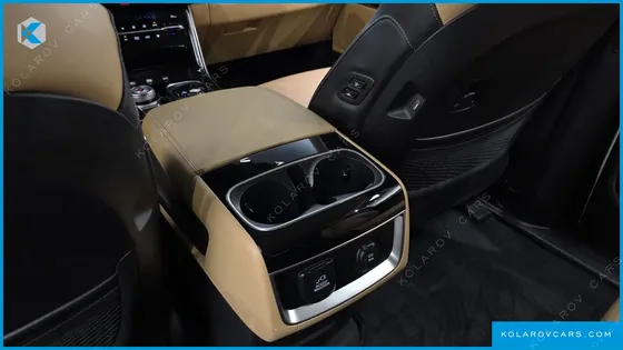 KIA CARNIVAL DIESEL 9-SEATER SIGNATURE