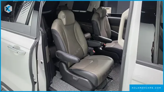 KIA CARNIVAL GASOLINE 9-SEATER NOBLESSE
