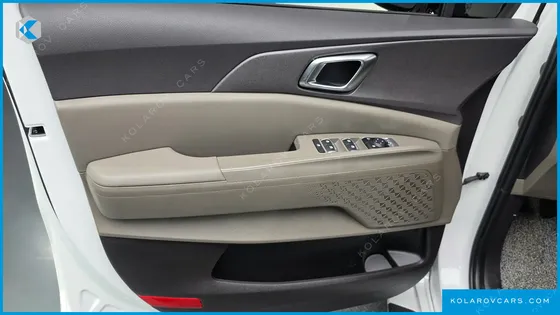 KIA CARNIVAL GASOLINE 9-SEATER NOBLESSE