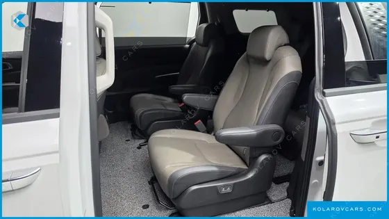 KIA CARNIVAL GASOLINE 9-SEATER NOBLESSE