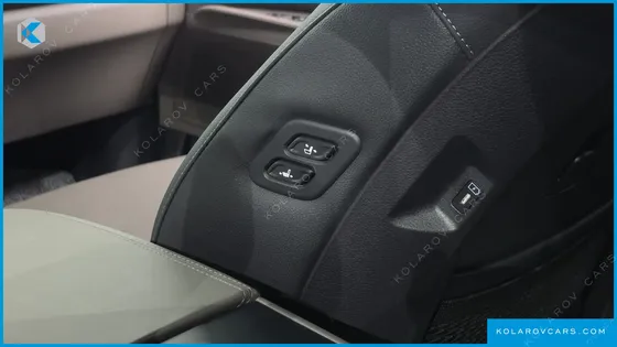 KIA CARNIVAL GASOLINE 9-SEATER NOBLESSE