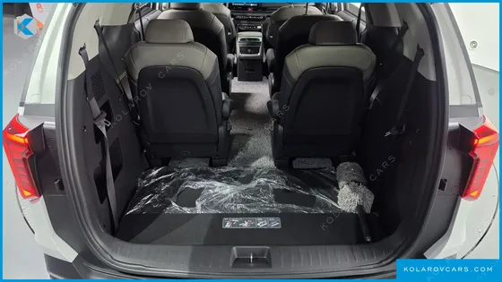 KIA CARNIVAL GASOLINE 9-SEATER NOBLESSE