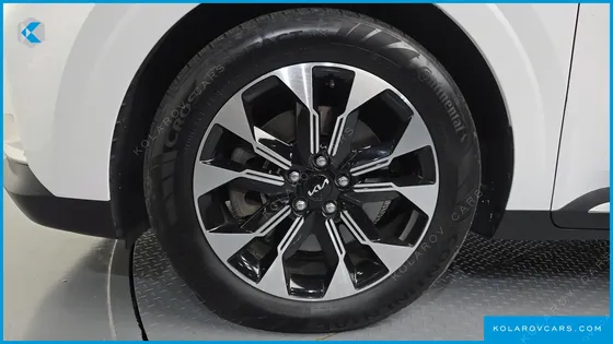 KIA CARNIVAL DIESEL 9-SEATER SIGNATURE