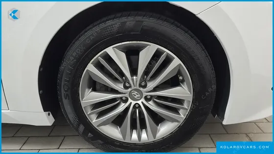 HYUNDAI GRANDEUR HG240 MODERN COLLECTION
