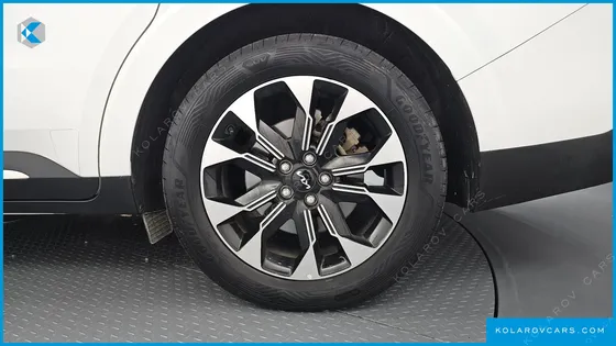 KIA CARNIVAL DIESEL 7-SEATER SIGNATURE
