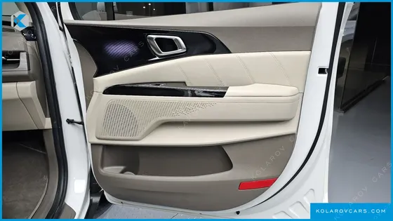 KIA CARNIVAL DIESEL 7-SEATER SIGNATURE