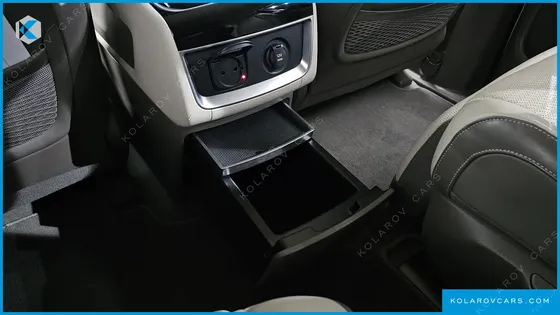 KIA CARNIVAL DIESEL 7-SEATER SIGNATURE