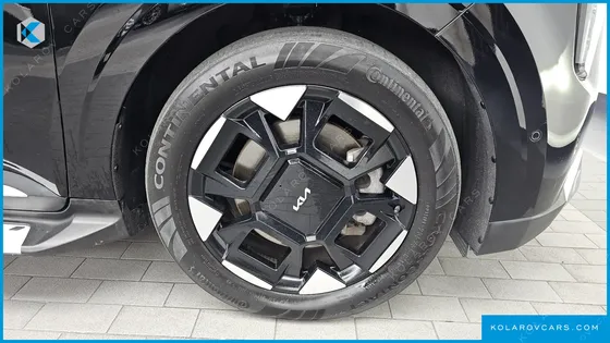 KIA CARNIVAL DIESEL 9-SEATER HI LIMOUSINE