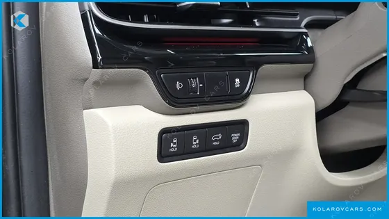 KIA CARNIVAL GASOLINE 9-SEATER HI LIMOUSINE