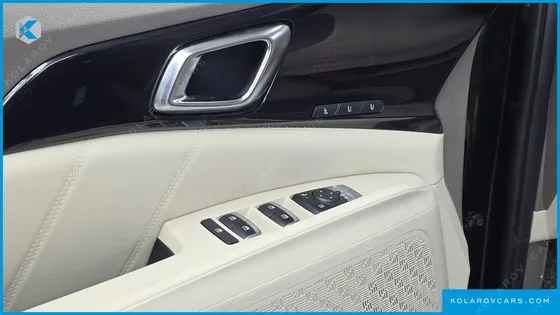 KIA CARNIVAL GASOLINE 9-SEATER HI LIMOUSINE