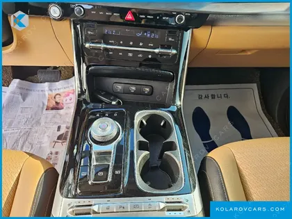 KIA CARNIVAL DIESEL 9-SEATER NOBLESSE
