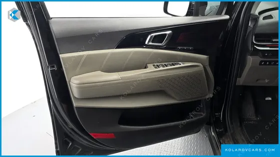 KIA CARNIVAL DIESEL 9-SEATER GRAVITY