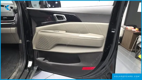 KIA CARNIVAL DIESEL 9-SEATER GRAVITY